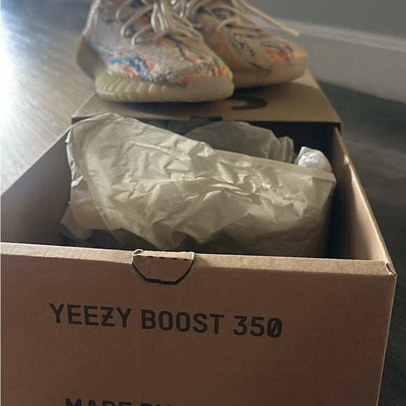 Yeezy's - Picture 5 of 7